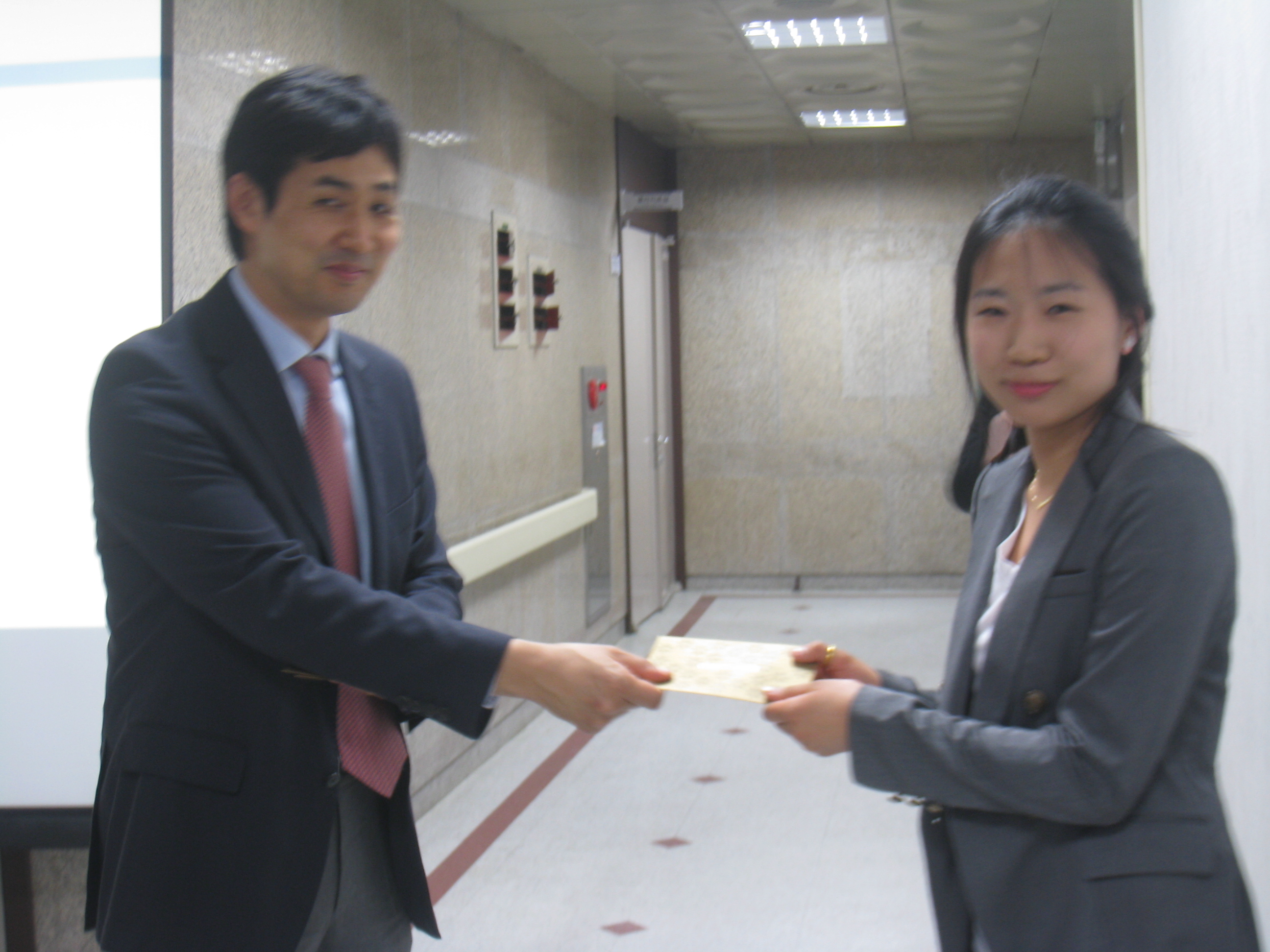 [강남점] 5월 월례교육 및 친절사원 수상 게시글의 4번째 첨부파일입니다.