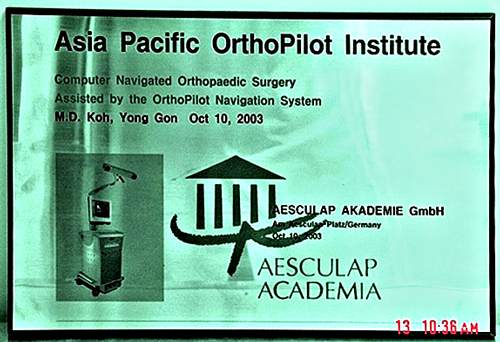 [2003년 10월] 컴퓨터 네비게이션 수술 아시아 지정 현판,기념패 게시글의 1번째 첨부파일입니다.